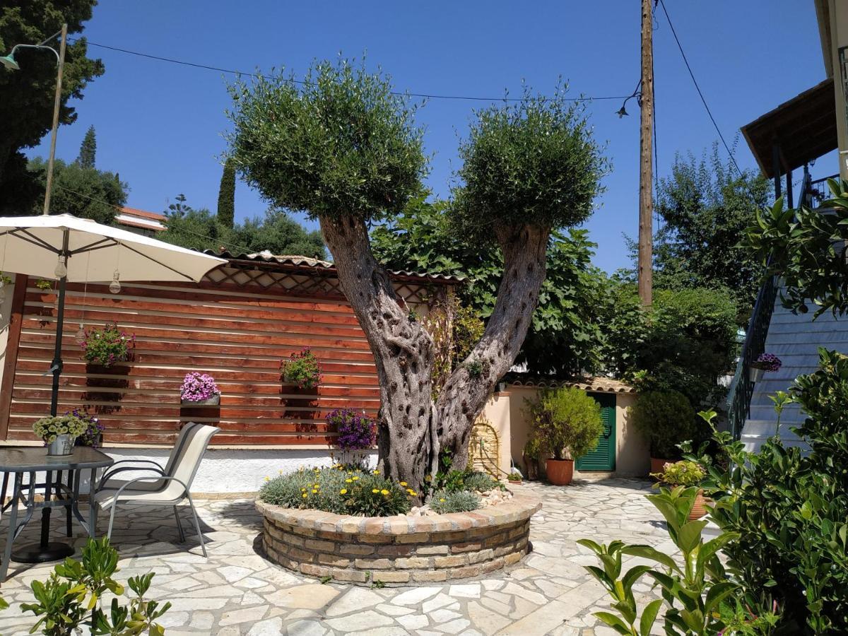 Flowers Studios Benitses  Dış mekan fotoğraf