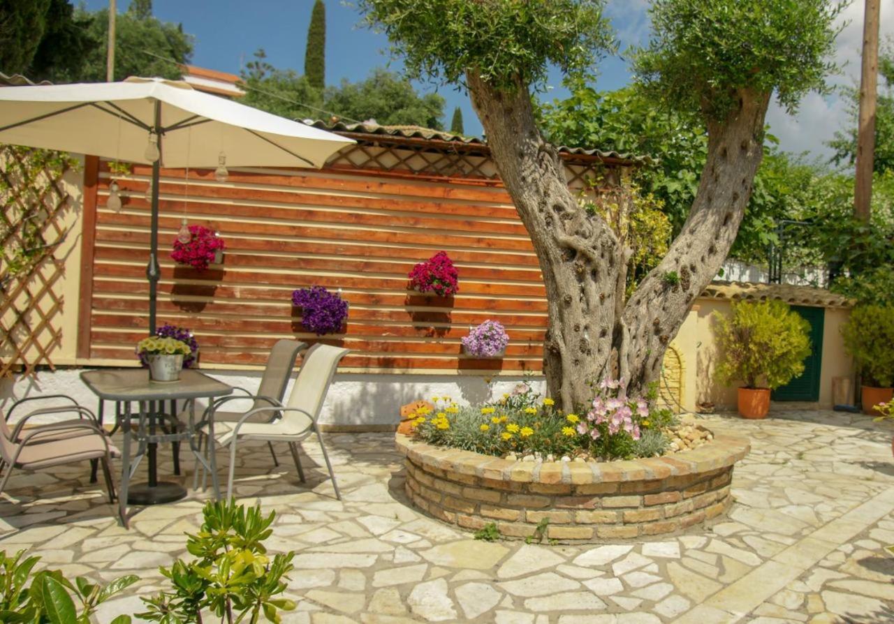 Flowers Studios Benitses  Dış mekan fotoğraf